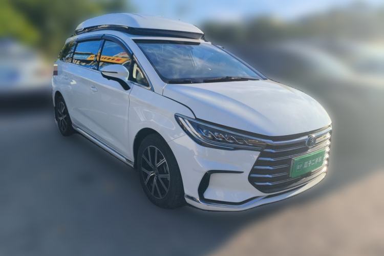 Used BYD Song MAX New Energy 2022 DM-i 105KM Executive Edition Front Right 45 Deg