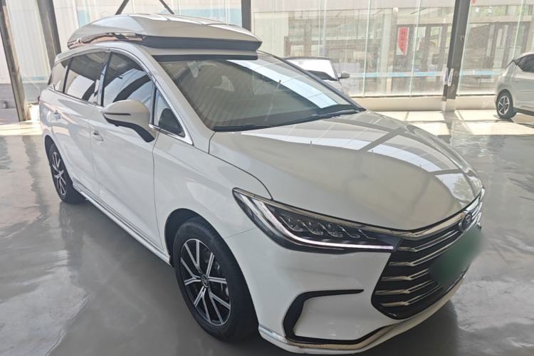Used BYD Song MAX New Energy 2022 DM-i 105KM Executive Edition Front Right 45 Deg
