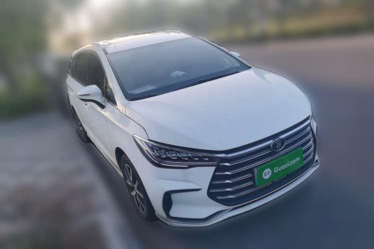 Used BYD Song MAX New Energy 2022 DM-i 105KM Prestige Model Front Right 45 Deg