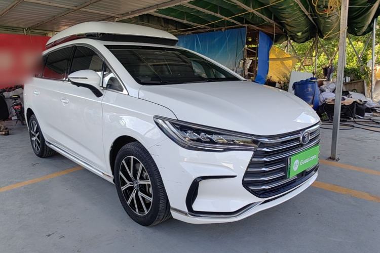 Used BYD Song MAX New Energy 2022 DM-i 105KM Executive Edition Front Right 45 Deg