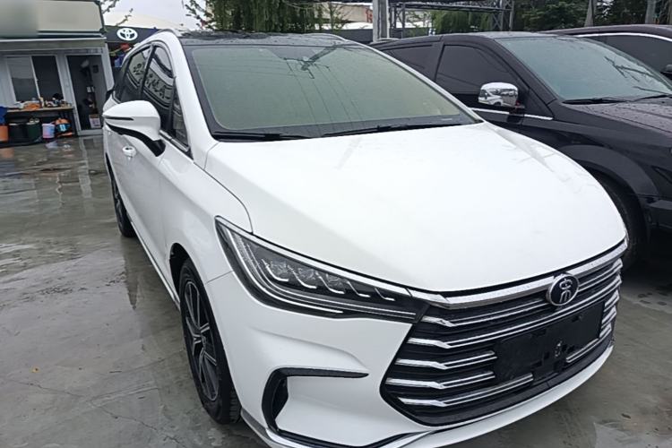 Used BYD Song MAX New Energy 2022 DM-i 105KM Flagship Model Front Right 45 Deg