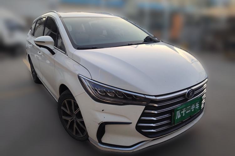 Used BYD Song MAX New Energy 2022 DM-i 105KM Prestige Model Front Right 45 Deg
