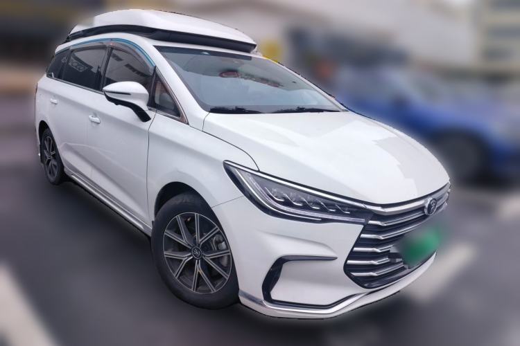 Used BYD Song MAX New Energy 2022 DM-i 105KM Executive Edition Front Right 45 Deg