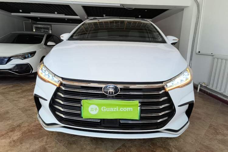 Used BYD Song MAX New Energy 2022 DM-i 105KM Flagship Model Front