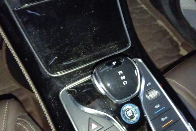 Used BYD Song MAX New Energy 2022 DM-i 105KM Flagship Model Gear Lever