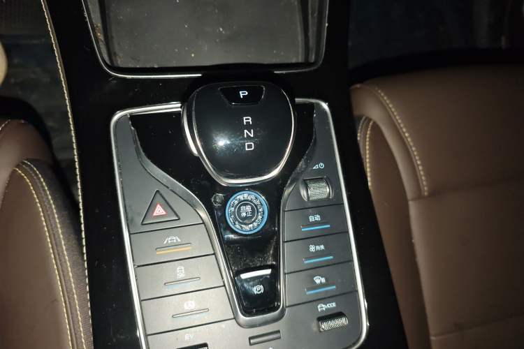 Used BYD Song MAX New Energy 2022 DM-i 105KM Flagship Model Gear Lever