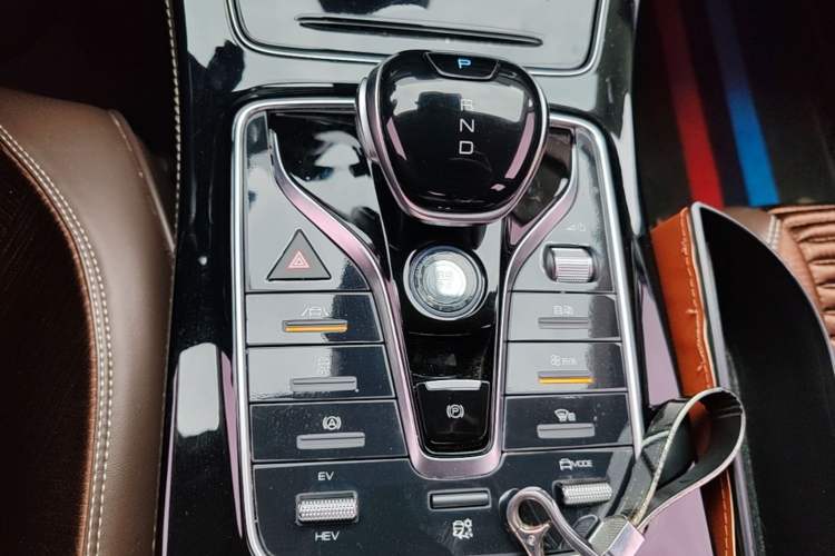 Used BYD Song MAX New Energy 2022 DM-i 105KM Executive Edition Gear Lever