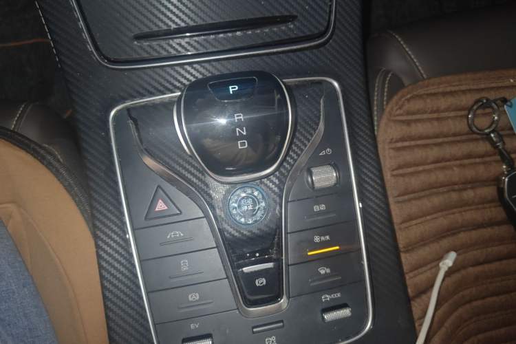 Used BYD Song MAX New Energy 2022 DM-i 105KM Flagship Model Gear Lever