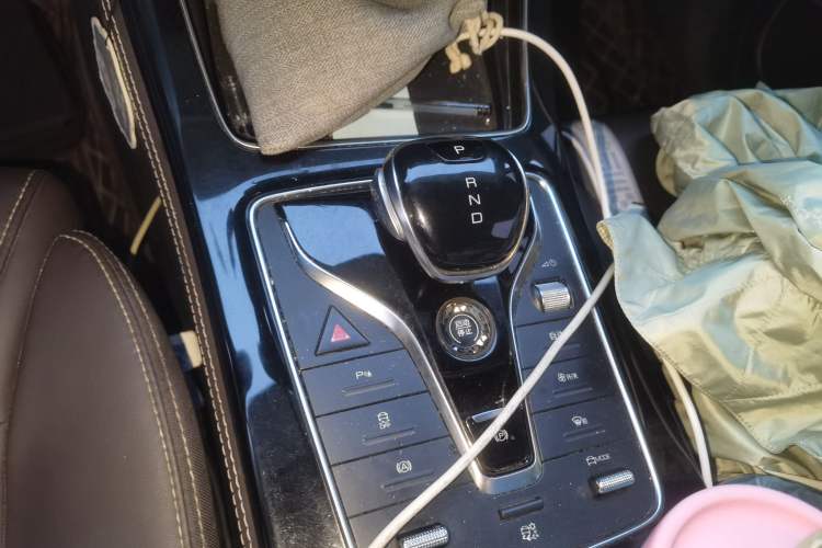 Used BYD Song MAX New Energy 2022 DM-i 105KM Prestige Model Gear Lever