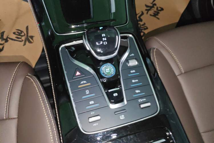 Used BYD Song MAX New Energy 2022 DM-i 105KM Executive Edition Gear Lever
