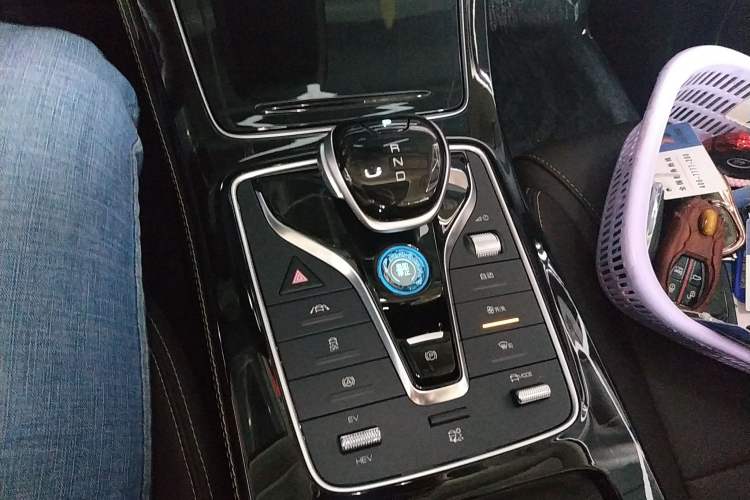 Used BYD Song MAX New Energy 2022 DM-i 105KM Flagship Model Gear Lever