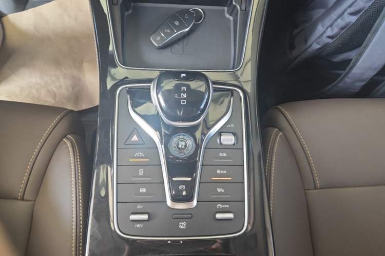 Used BYD Song MAX New Energy 2022 DM-i 105KM Executive Edition Gear Lever