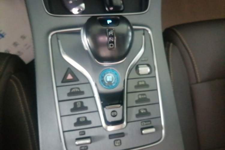 Used BYD Song MAX New Energy 2022 DM-i 105KM Executive Edition Gear Lever