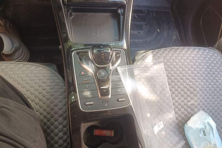 Used BYD Song MAX New Energy 2022 DM-i 105KM Flagship Model Gear Lever