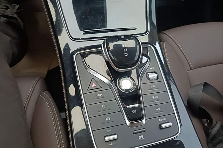 Used BYD Song MAX New Energy 2022 DM-i 105KM Flagship Model Gear Lever