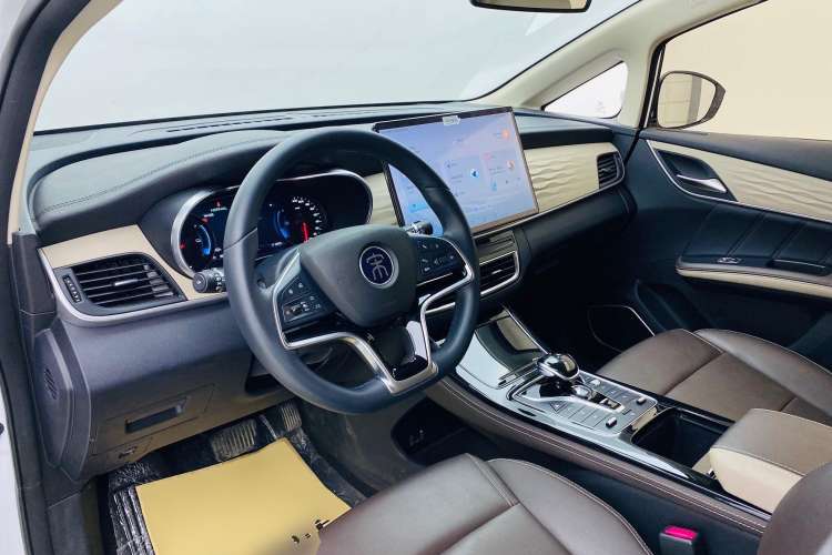 Used BYD Song MAX New Energy 2022 DM-i 105KM Executive Edition Interior 1