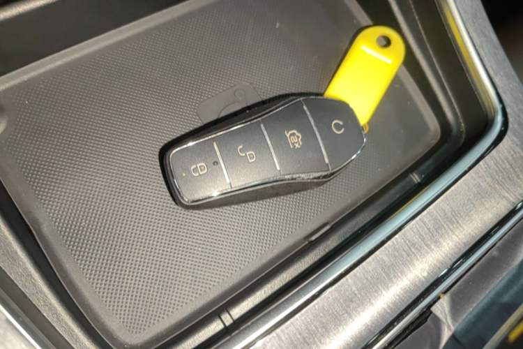 Used BYD Song MAX New Energy 2022 DM-i 105KM Executive Edition Interior 1