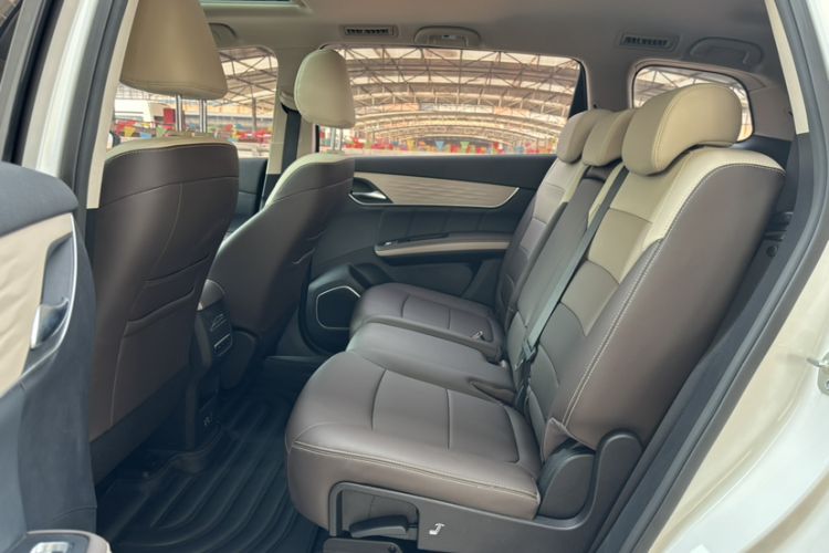 Used BYD Song MAX New Energy 2022 DM-i 105KM Prestige Model Interior 1