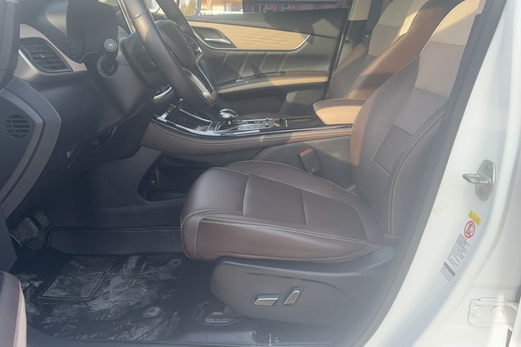 Used BYD Song MAX New Energy 2022 DM-i 105KM Flagship Model Interior 1