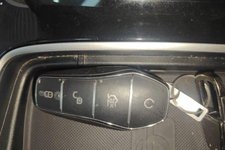 Used BYD Song MAX New Energy 2022 DM-i 105KM Flagship Model Interior 1