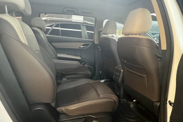 Used BYD Song MAX New Energy 2022 DM-i 105KM Executive Edition Interior 10
