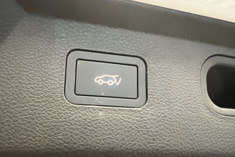 Used BYD Song MAX New Energy 2022 DM-i 105KM Executive Edition Interior 11