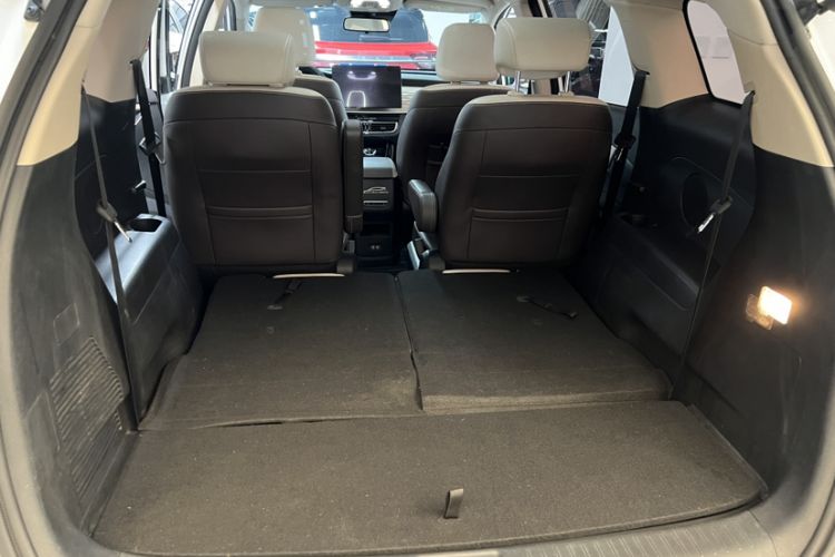 Used BYD Song MAX New Energy 2022 DM-i 105KM Executive Edition Interior 12