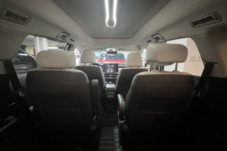 Used BYD Song MAX New Energy 2022 DM-i 105KM Executive Edition Interior 13