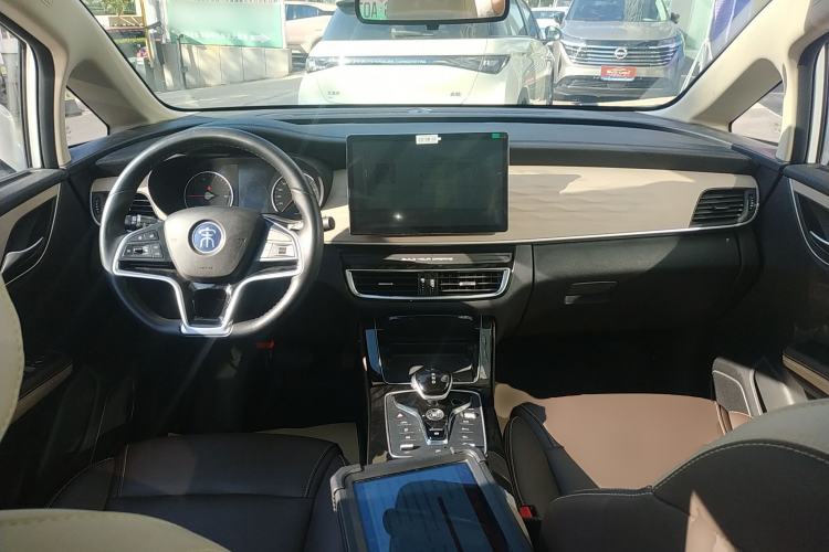 Used BYD Song MAX New Energy 2022 DM-i 105KM Flagship Model Interior 2