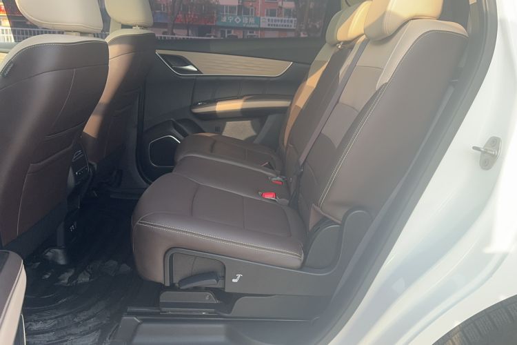 Used BYD Song MAX New Energy 2022 DM-i 105KM Flagship Model Interior 2