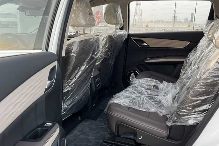 Used BYD Song MAX New Energy 2022 DM-i 105KM Flagship Model Interior 3