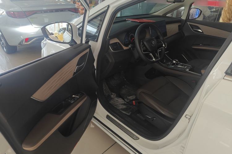 Used BYD Song MAX New Energy 2022 DM-i 105KM Flagship Model Interior 3