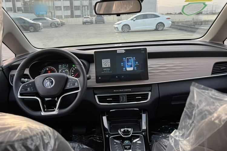 Used BYD Song MAX New Energy 2022 DM-i 105KM Flagship Model Interior 4
