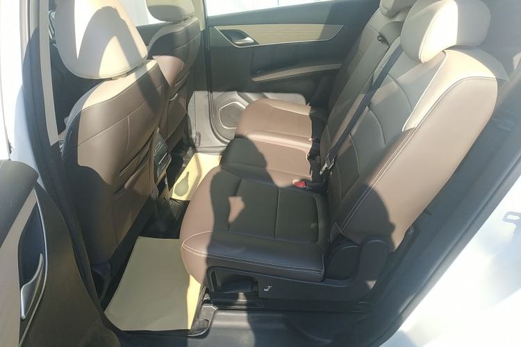 Used BYD Song MAX New Energy 2022 DM-i 105KM Flagship Model Interior 4