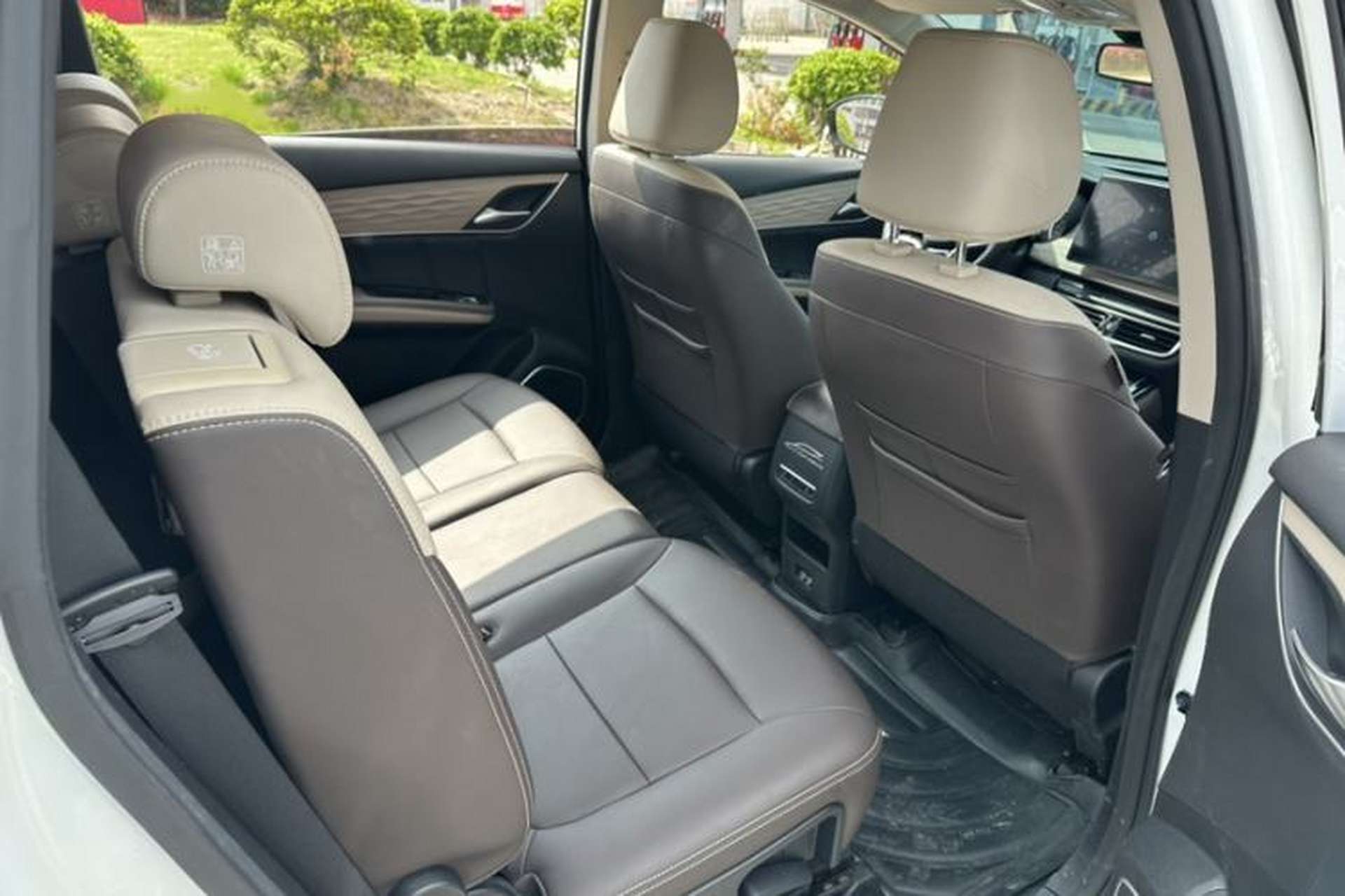Used BYD Song MAX New Energy 2022 DM-i 105KM Flagship Model Interior 4