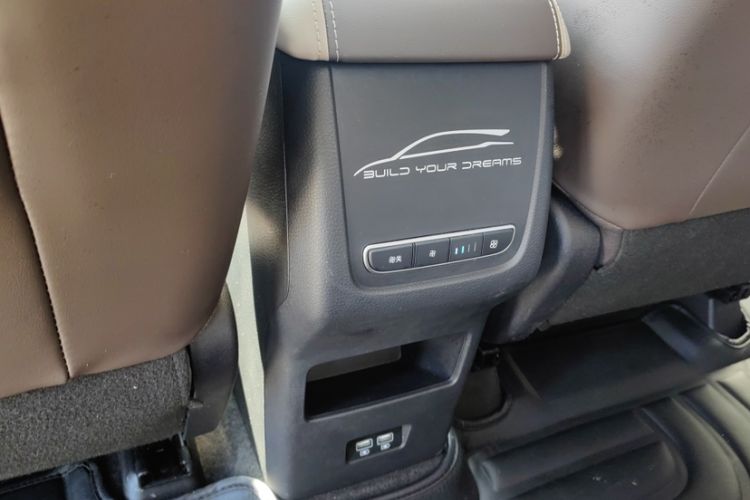 Used BYD Song MAX New Energy 2022 DM-i 105KM Prestige Model Interior 4