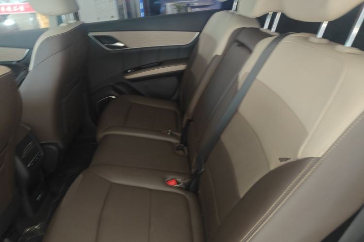 Used BYD Song MAX New Energy 2022 DM-i 105KM Flagship Model Interior 4