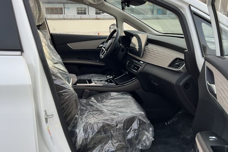 Used BYD Song MAX New Energy 2022 DM-i 105KM Flagship Model Interior 5