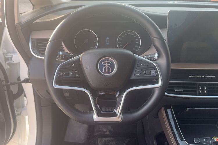 Used BYD Song MAX New Energy 2022 DM-i 105KM Flagship Model Interior 5