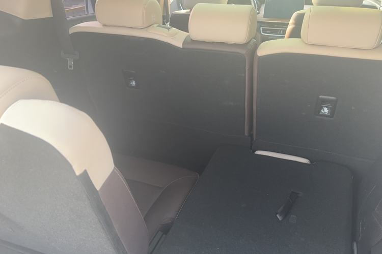 Used BYD Song MAX New Energy 2022 DM-i 105KM Flagship Model Interior 6