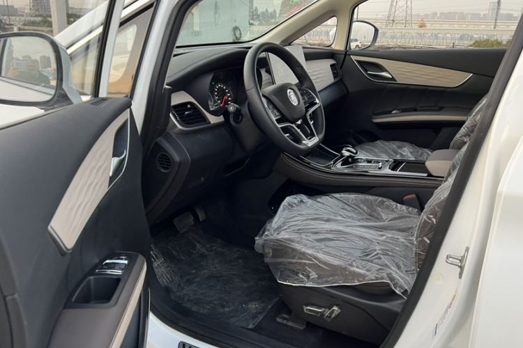 Used BYD Song MAX New Energy 2022 DM-i 105KM Flagship Model Interior 7