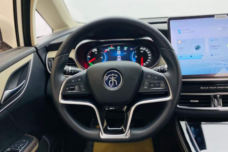 Used BYD Song MAX New Energy 2022 DM-i 105KM Executive Edition Interior 7