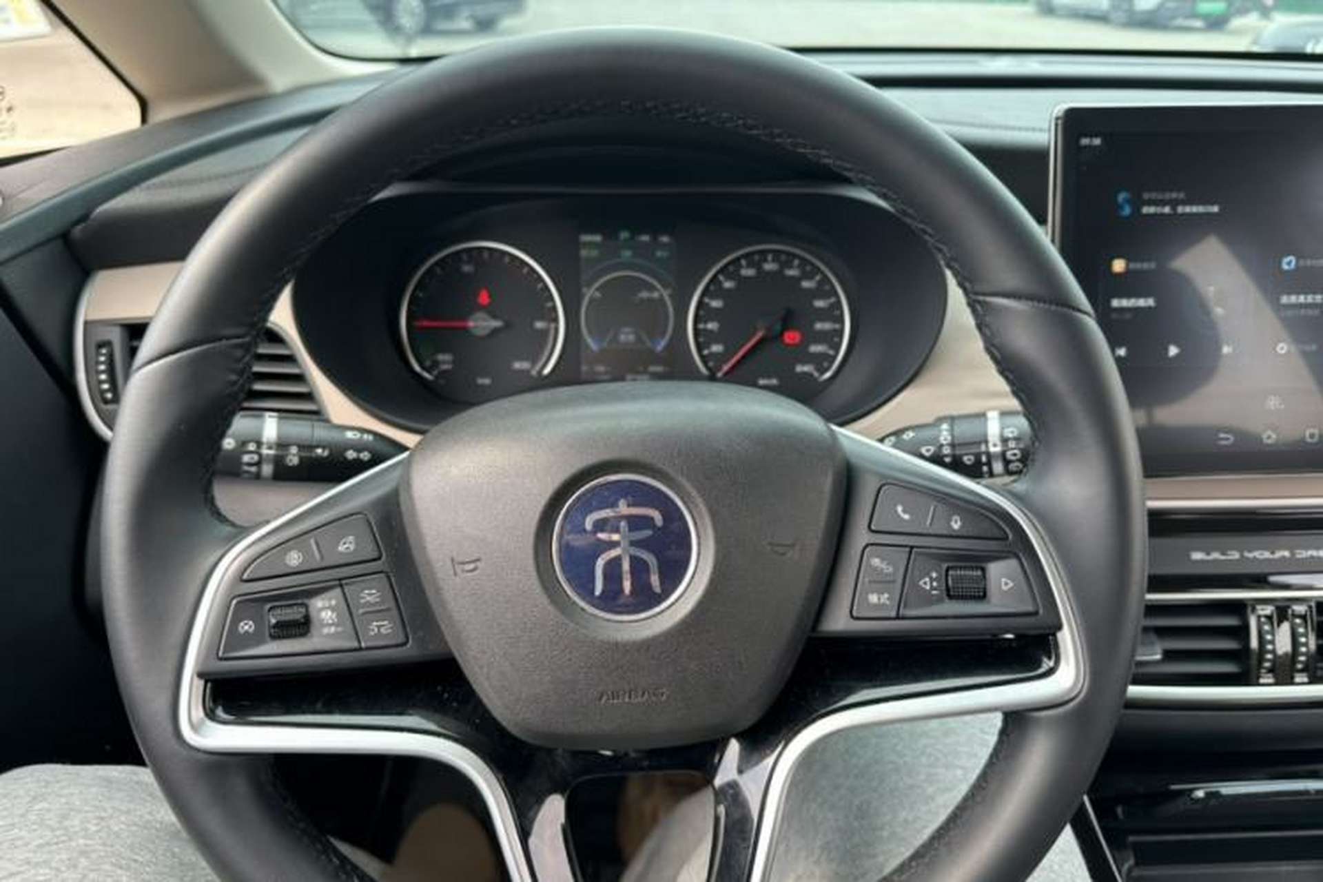 Used BYD Song MAX New Energy 2022 DM-i 105KM Flagship Model Interior 7