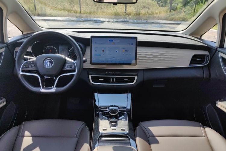 Used BYD Song MAX New Energy 2022 DM-i 105KM Prestige Model Interior 7