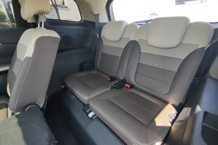 Used BYD Song MAX New Energy 2022 DM-i 105KM Prestige Model Interior 7