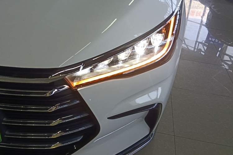 Used BYD Song MAX New Energy 2022 DM-i 105KM Executive Edition Left Front Headlight