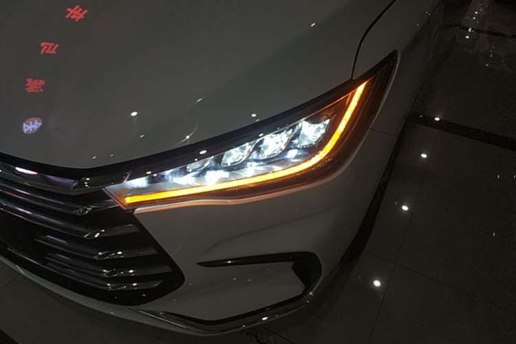 Used BYD Song MAX New Energy 2022 DM-i 105KM Executive Edition Left Front Headlight