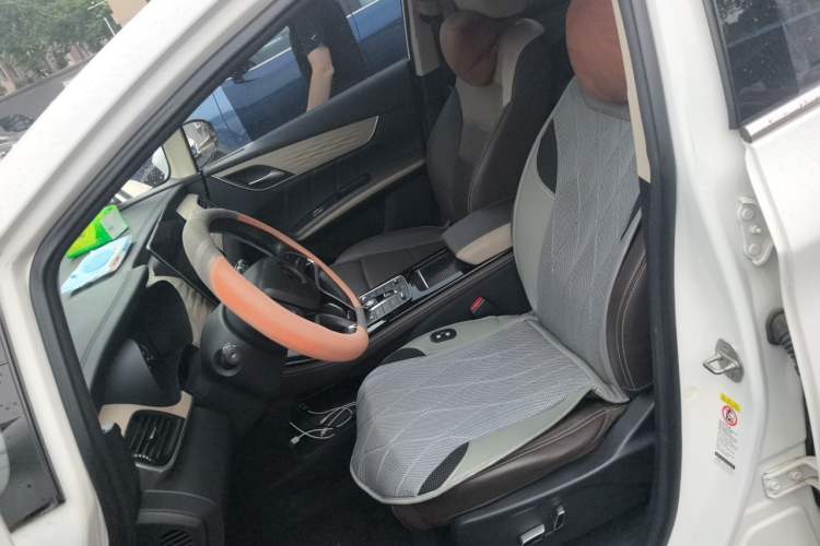 Used BYD Song MAX New Energy 2022 DM-i 105KM Flagship Model Left Front Seat