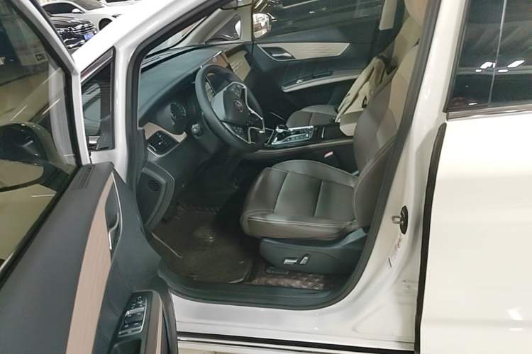 Used BYD Song MAX New Energy 2022 DM-i 105KM Prestige Model Left Front Seat