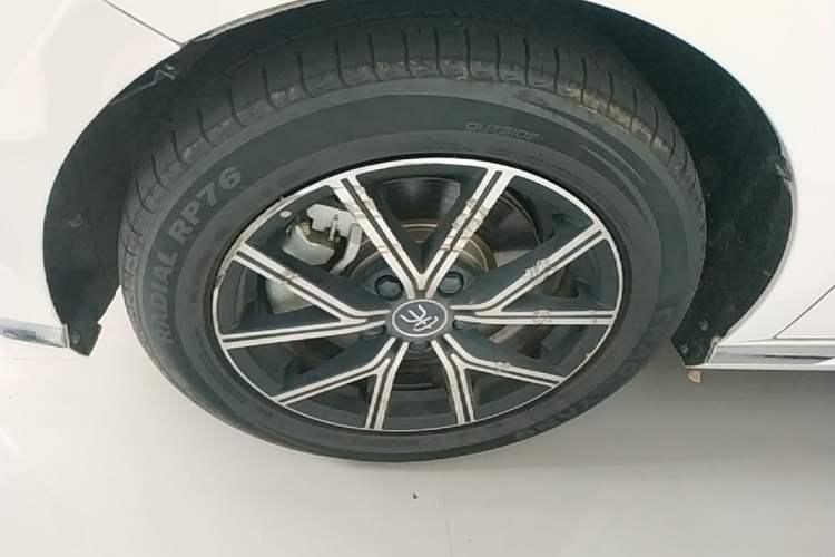 Used BYD Song MAX New Energy 2022 DM-i 105KM Flagship Model Left Front Wheel Hub